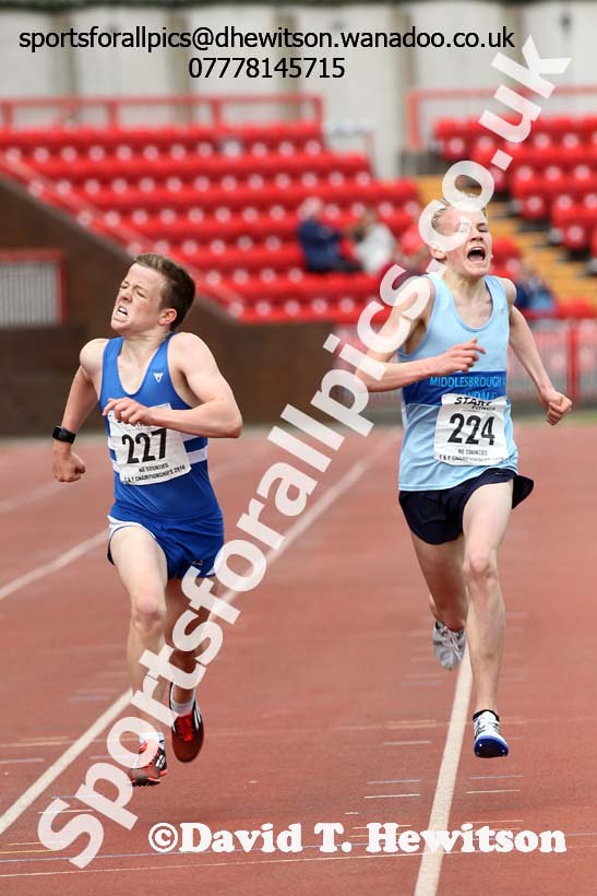 Boys under-15s 3000 metres, North Eastern Track and Field Champs, Gateshead Stadium. Photo: David T. Hewitson/Sports for All Pics